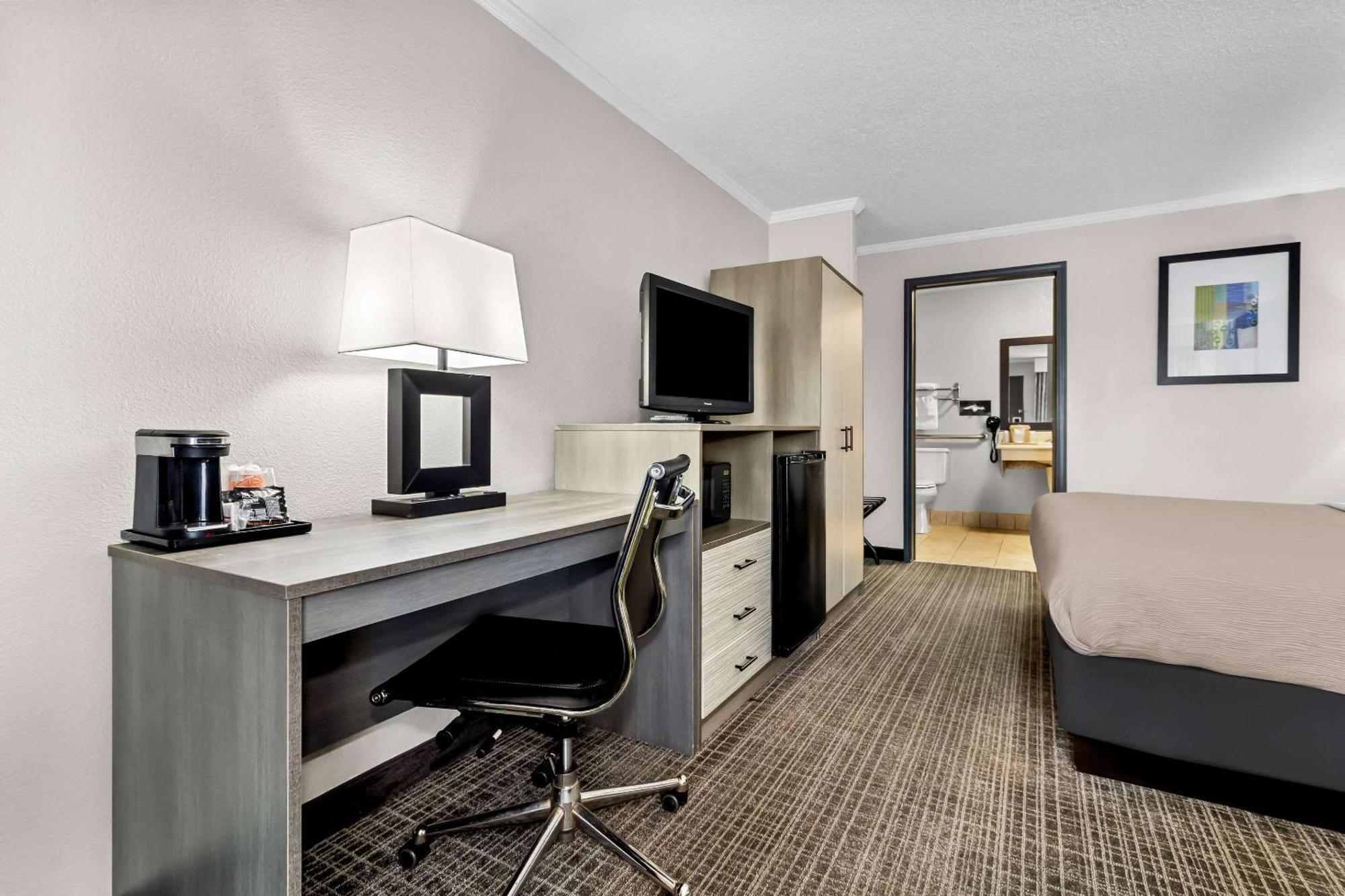 Quality Inn & Suites Florence Civic Center Exteriör bild