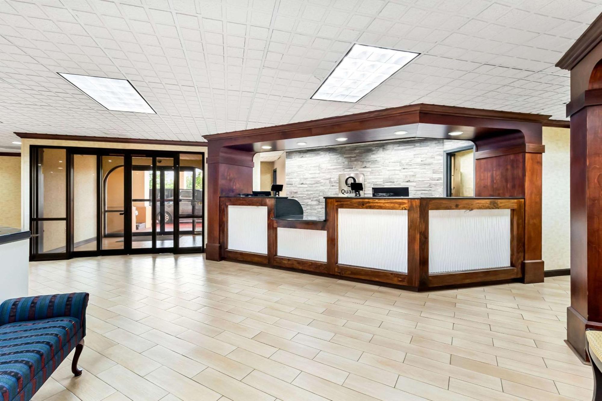 Quality Inn & Suites Florence Civic Center Exteriör bild