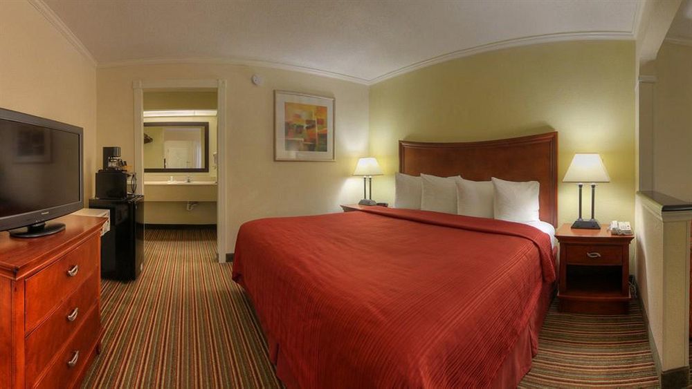Quality Inn & Suites Florence Civic Center Exteriör bild